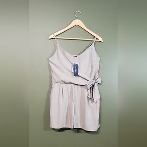 One Clothing Los Angeles Women's Sleeveless Tie-Waist Romper – Effortlessly Chic